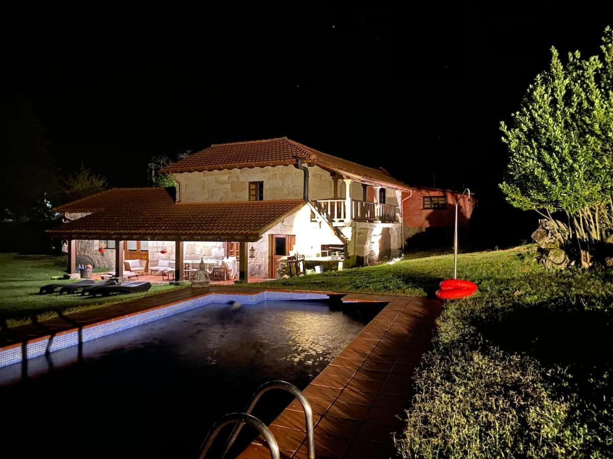 Habitaciones Con Bano Individual En Casa De Campo. Piscina. Amoeiro Esterno foto